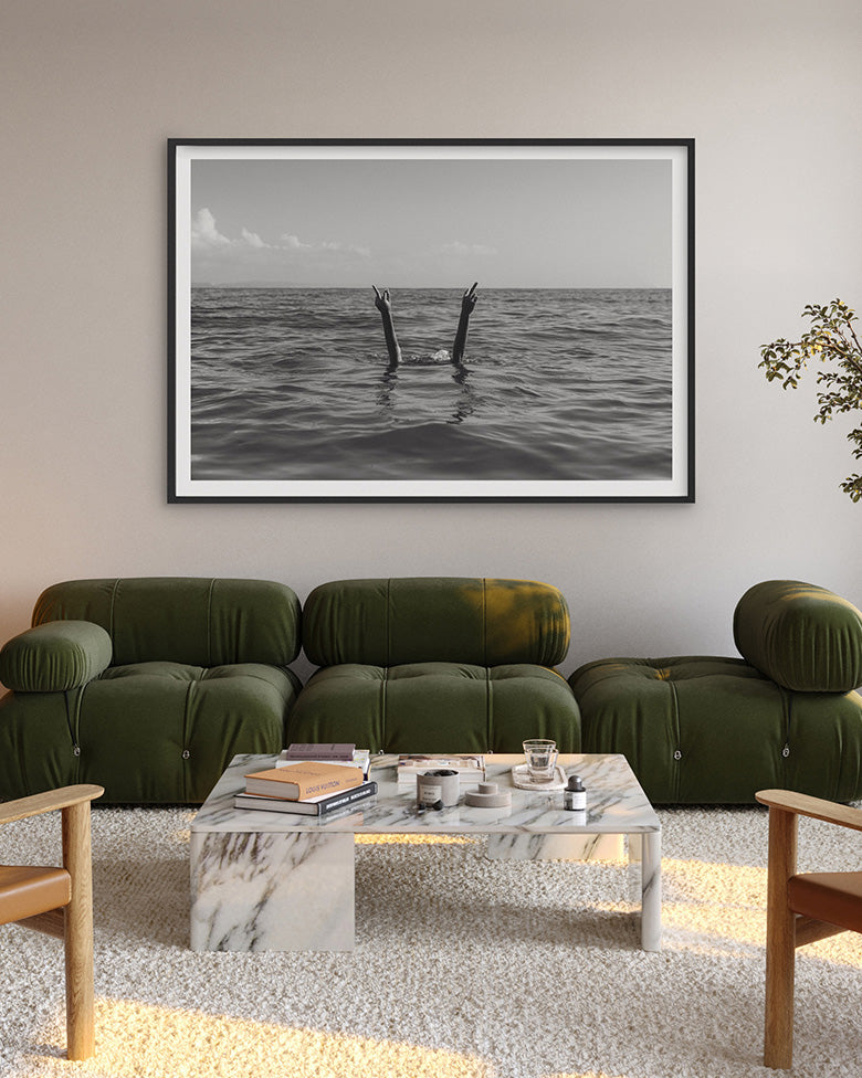 House sitting アクリル画　F3 House sitting アクリル画 F3